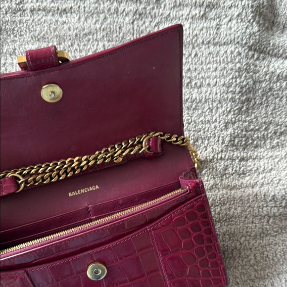 Balenciaga Hourglass Chain Wallet - Picture 4 of 7